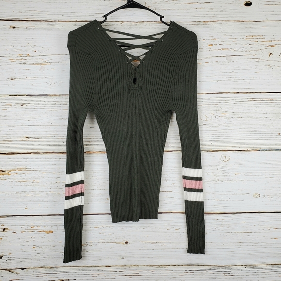 NWT Hooked Up Laced Back Sweater - Picture 5 of 5